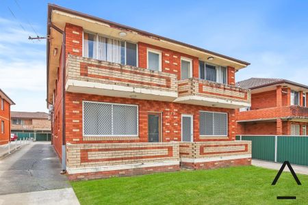 Stylish Ground Floor 2-Bedroom Apartment in Prime Wiley Park Location - Photo 5