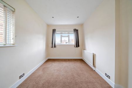 2 bedroom maisonette to rent - Photo 2