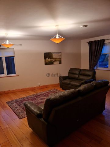 Apartment to rent in Galway, Father Burke Rd - Photo 2