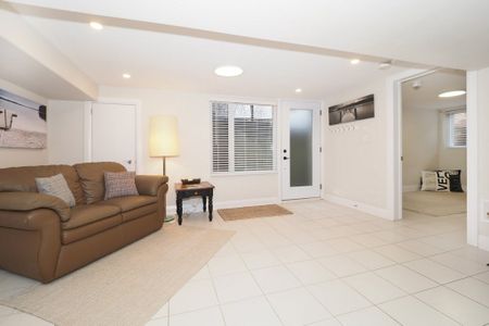 22 University Ave W, Guelph - Photo 4