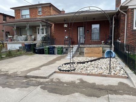 For Lease - 292 Silverthorn Avenue, Toronto, Ontario - Photo 4