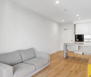 City Central Unfurnished Apartment with Resort-Style Amenities - Photo 3