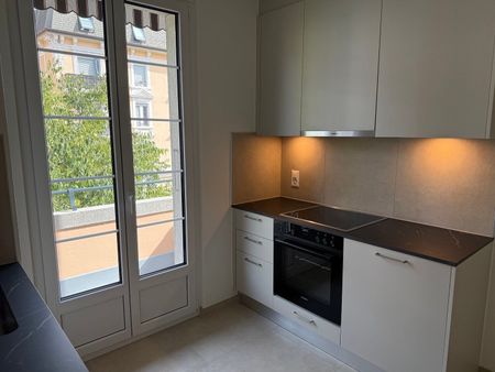 Charmant 2,5 pièces entièrement rénové - Foto 2