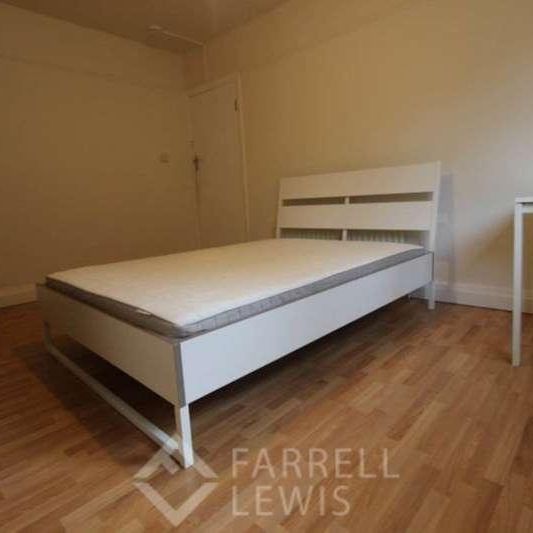Popes Lane, London, W5 - Photo 1