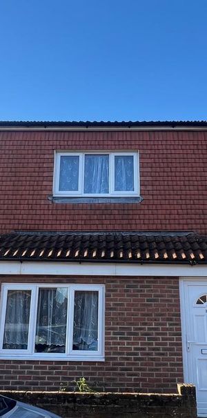 3 bedroom semi-detached house to rent - Photo 1