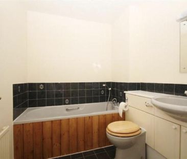 2 bedroom semi-detached house to rent - Photo 3