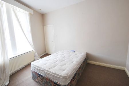 2 Bed - Granville Street, Gateshead - Photo 2