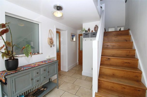 3 bedroom semi-detached house to rent - Photo 1