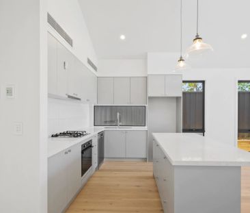 Modern Comfort and Architectural Precision - Photo 1