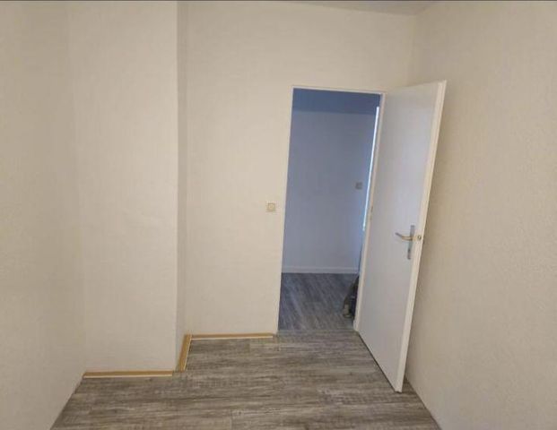 Frisch renovierte 3 Zimmer Wohnung mit Balkon - Photo 1