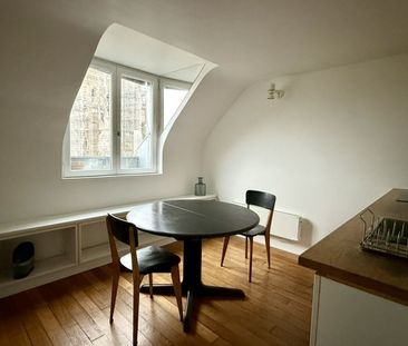 75009 Paris 75009 - Place d'Estienne d'Orves - Photo 2