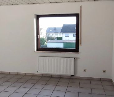 Gemütliche 2-Zimmer-Dachgeschoss-Wohnung *Balkon * Einbauküche - Foto 1