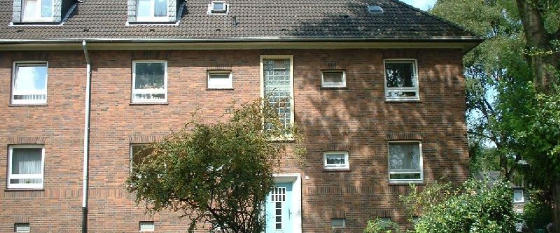 *** Altbauflair in Schlossnähe! Sanierte 2-Zi.-Wohnung in grüner Lage! *** - Photo 1