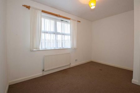 2 bedroom semi-detached house to rent - Photo 2