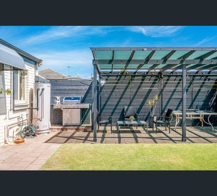 40 Oleander St W, South Brighton, SA 5048 - Photo 1