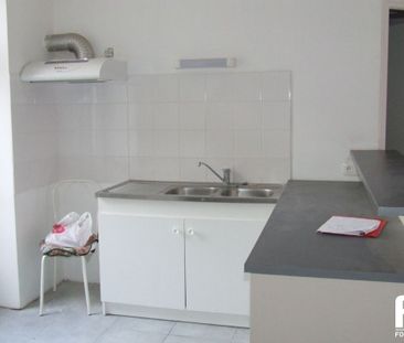 A LOUER - Maison centre ville totalement - 2 chambres, bureau, terr... - Photo 5
