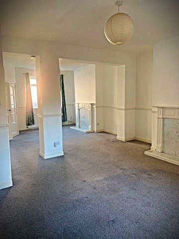 4 bedroom terraced house to rent - Photo 3