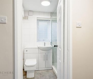 2 bedroom flat to rent - Photo 6