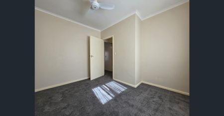 Fantastic location close to everything you could need - Photo 2