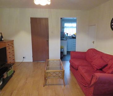 4 bedroom semi-detached house to rent - Photo 1