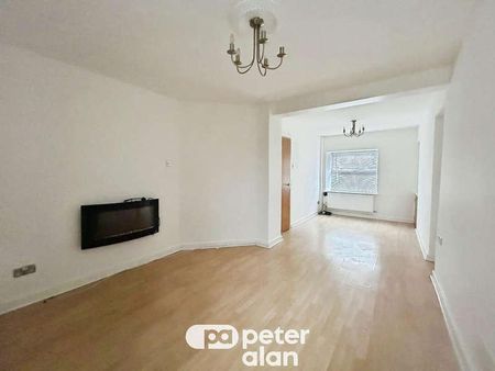 Maesteg, CF34 - Photo 2