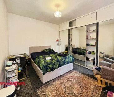 3 bedroom end of terrace house to rent - Photo 3