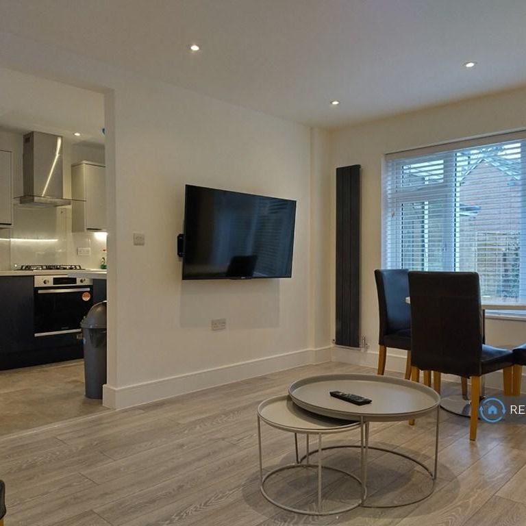 4 bedroom terraced house to rent - Photo 1