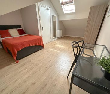 4 bedroom terraced house to rent - Photo 3