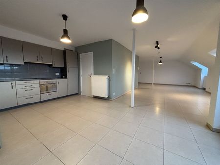Ruim appartement met 2 slaapkamers in centrum Merchtem - Photo 2