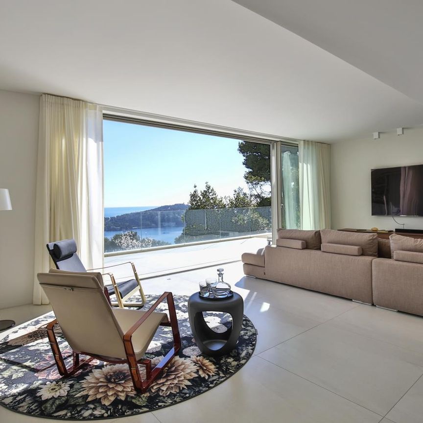 Location Maison 6 pièces 360m² VILLEFRANCHE SUR MER 06230 - Photo 1