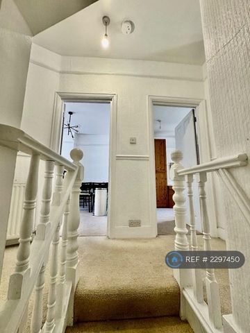 2 bedroom maisonette to rent - Photo 4