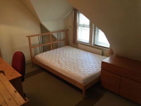 To Rent South View Place, Town Centre, Bournemouth, BH2 £1,455 pcm Tenancy Info - Photo 2