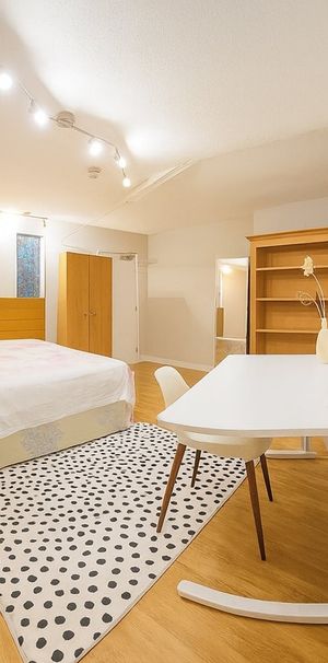 Room in a Shared Flat, Upper York Street, BS2 - Photo 1