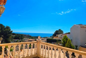 LONG TERM RENTAL Beautiful villa with sea views for rent in Benissa coast with 5 bedrooms.