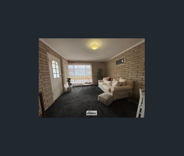 Neat 2 Bedroom Unit - Photo 5