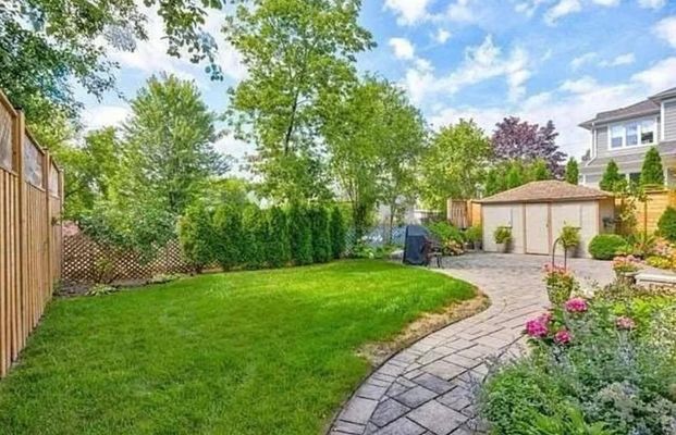 For Lease - 196 Nelson Street, Oakville, Ontario - Photo 1