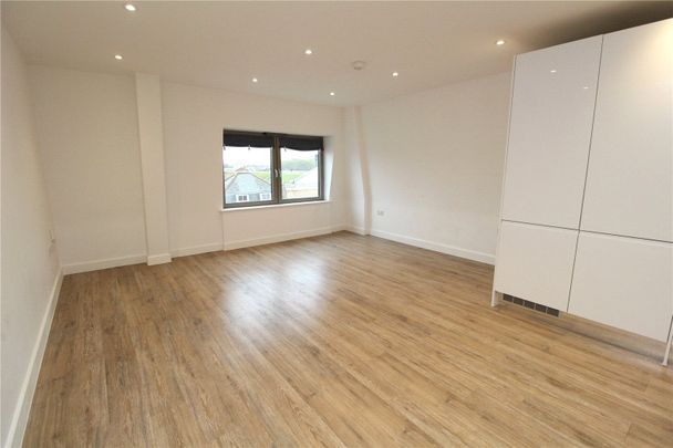High Street, Colchester, Essex, CO1 1QW - Photo 1