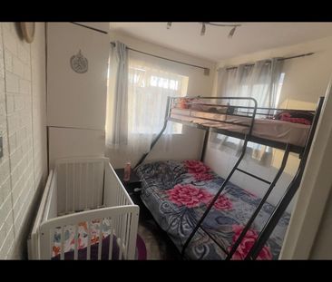 2 Bed Maisonette, Stanley Road, HA2 - Photo 4