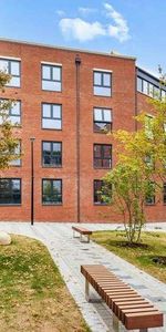 Newbury, Berkshire, RG14 - Photo 3