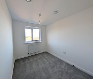 3 bedroom semi-detached house to rent - Photo 3
