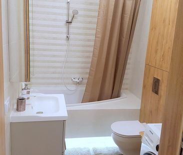 Do wynajęcia mieszkanie 45 m² z klimatyzacją, balkonem i miejscem p... - Photo 1