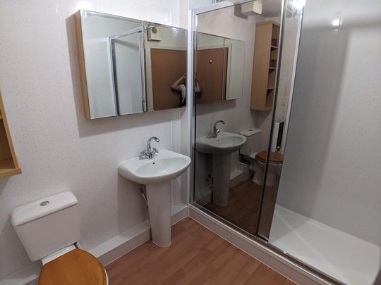 3 bedroom flat to rent - Photo 1