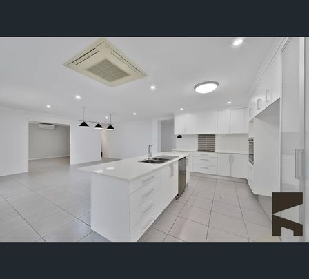 8 Trinity Close, Bargara, Qld 4670 - Photo 1