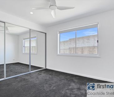 Spacious Home with Ocean Views! - Photo 4