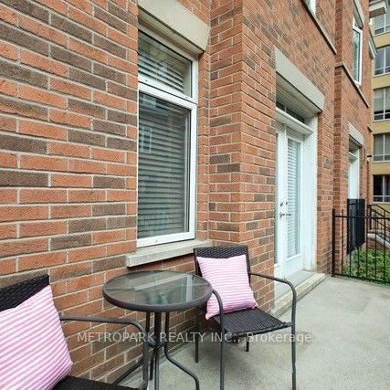 Condo Townhouse For Lease | C8131058 - Photo 1