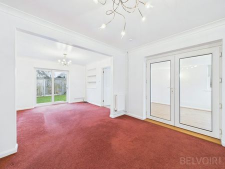 Bungalow to rent on - Photo 2