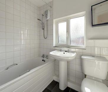 2 bedroom semi-detached house to rent - Photo 3