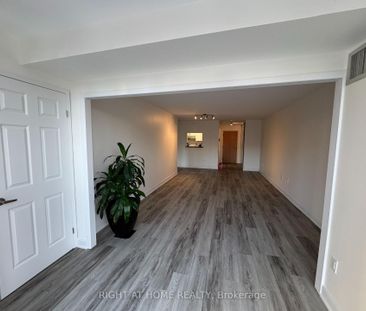 306 5 Concorde Place - Photo 5