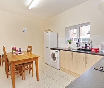2 bedroom apartment to rent - Photo 6