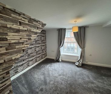 1 bedroom Flat To Let - Photo 2